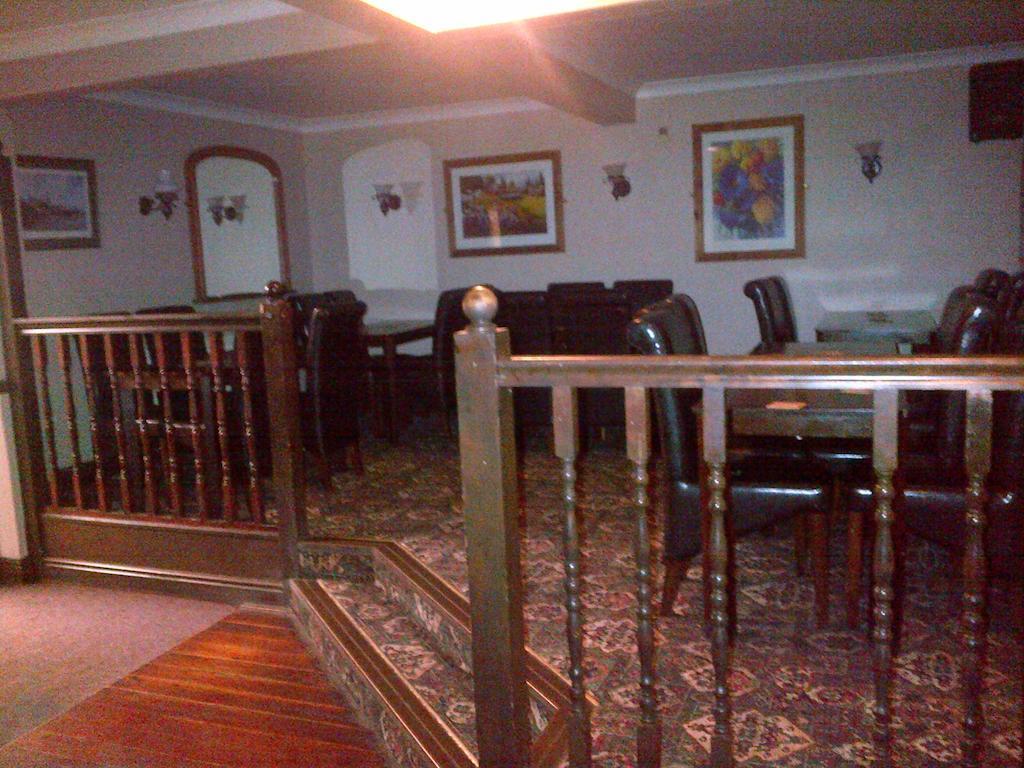 The Friar Tucks Hotel Gloucester Bagian luar foto